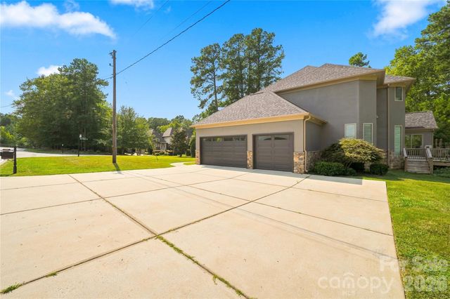 8007 Glen Abbey Circle, Stanley, NC 28164