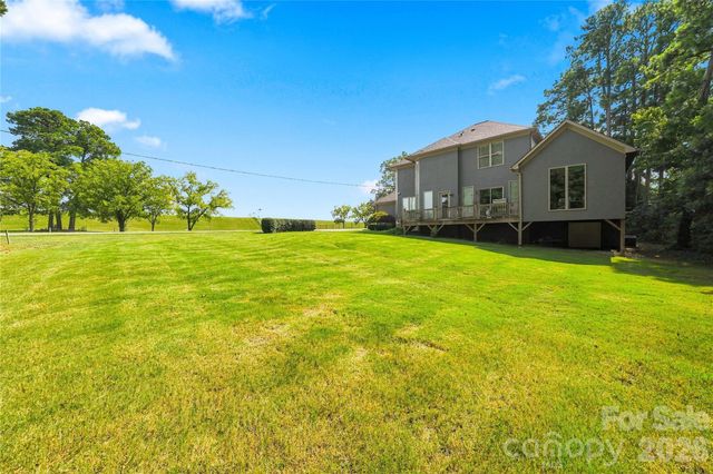 8007 Glen Abbey Circle, Stanley, NC 28164