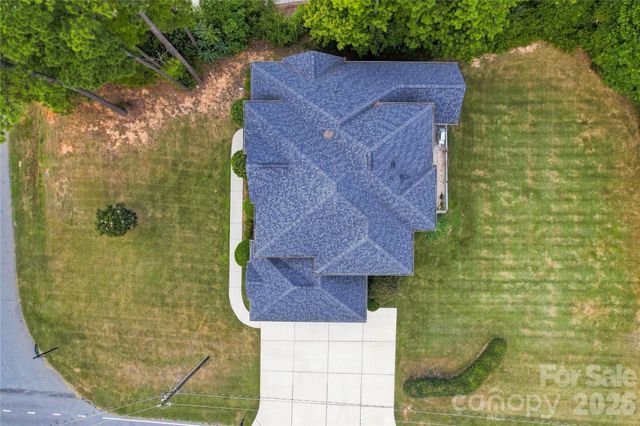 8007 Glen Abbey Circle, Stanley, NC 28164