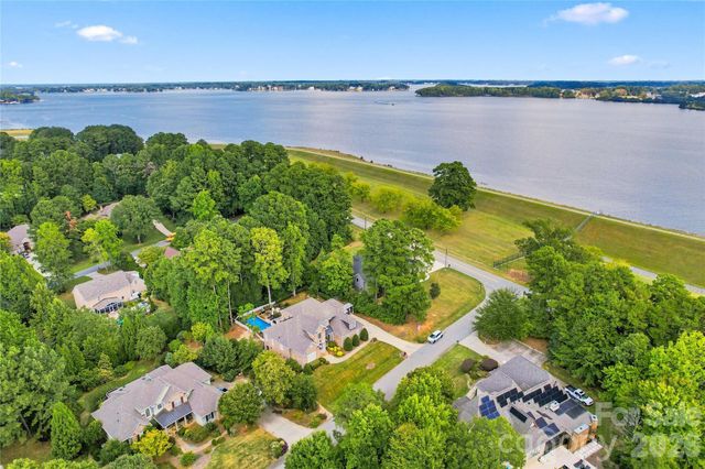 8007 Glen Abbey Circle, Stanley, NC 28164