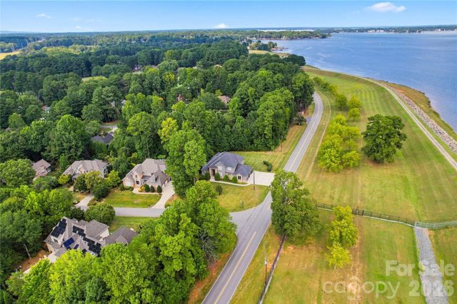 8007 Glen Abbey Circle, Stanley, NC 28164