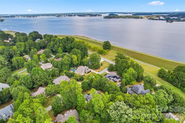 8007 Glen Abbey Circle, Stanley, NC 28164