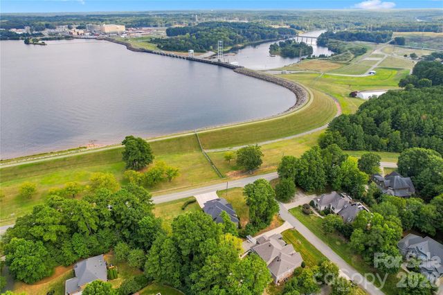 8007 Glen Abbey Circle, Stanley, NC 28164