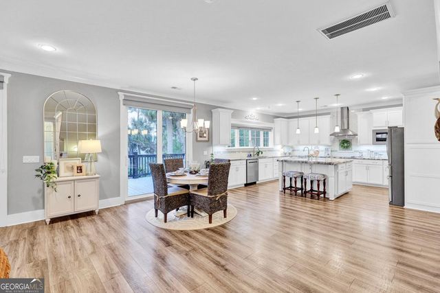 14 Dockside Drive, Savannah, GA 31410