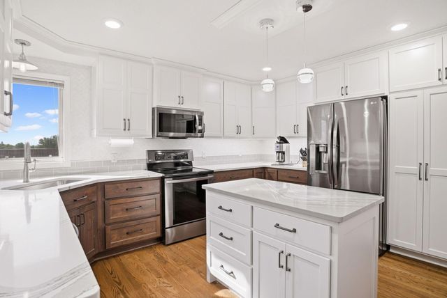 4081 Northview Terrace, Eagan, MN 55123