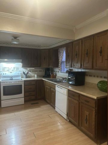 1847 Sinking Creek Road, London, KY 40741