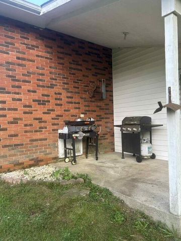 1847 Sinking Creek Road, London, KY 40741