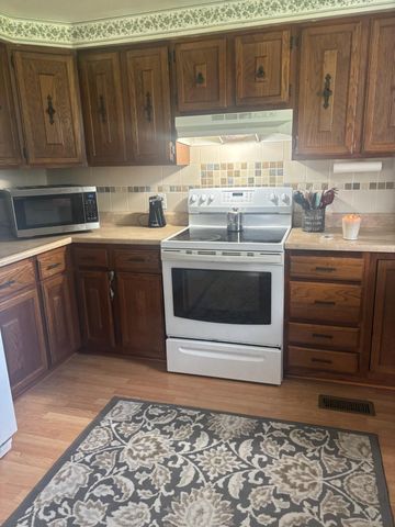 1847 Sinking Creek Road, London, KY 40741