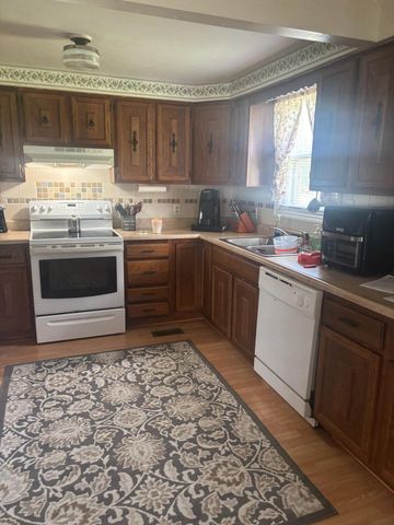 1847 Sinking Creek Road, London, KY 40741