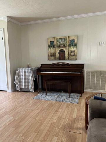 1847 Sinking Creek Road, London, KY 40741