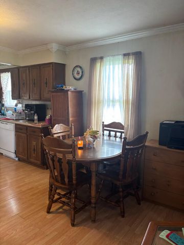 1847 Sinking Creek Road, London, KY 40741