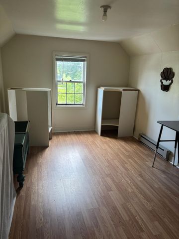 1847 Sinking Creek Road, London, KY 40741