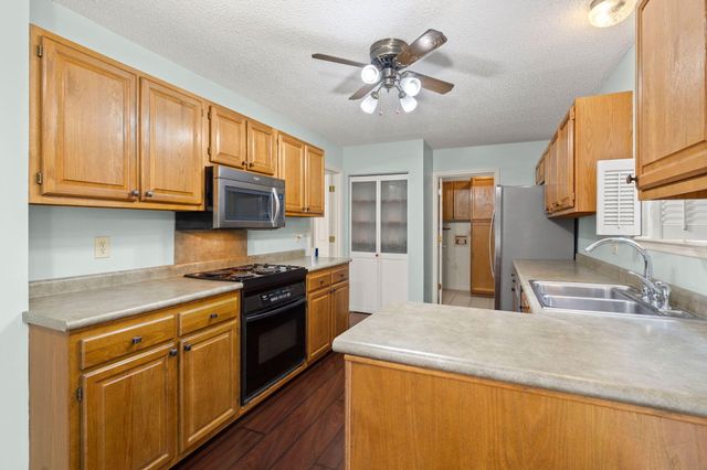 14 Manor Boulevard, Hanahan, SC 29410