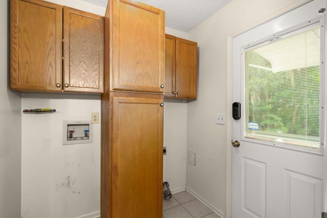 14 Manor Boulevard, Hanahan, SC 29410