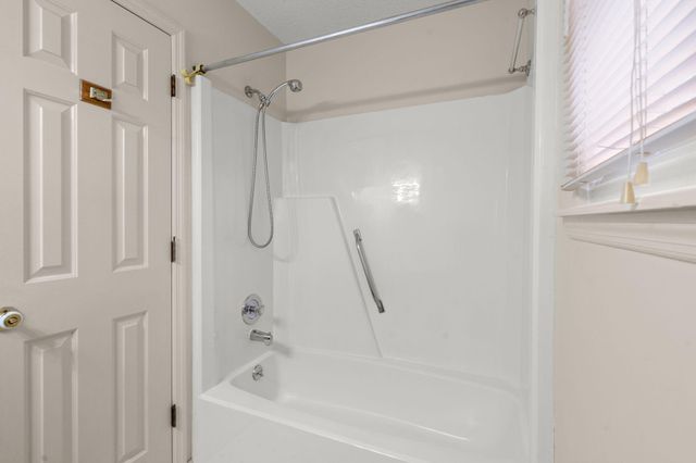 14 Manor Boulevard, Hanahan, SC 29410