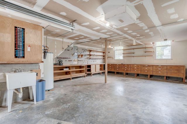 14 Manor Boulevard, Hanahan, SC 29410