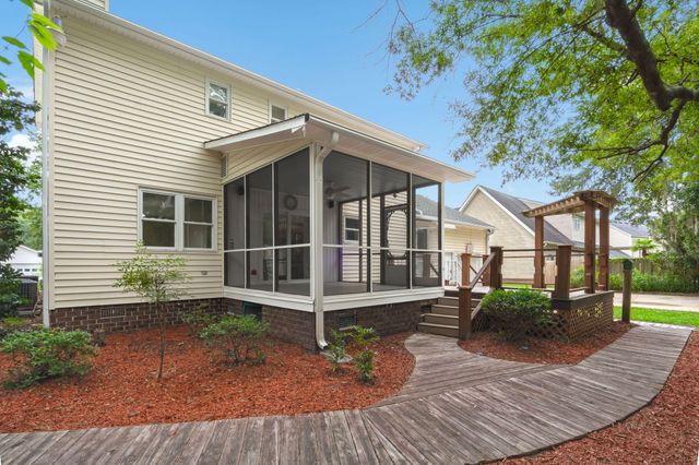 14 Manor Boulevard, Hanahan, SC 29410