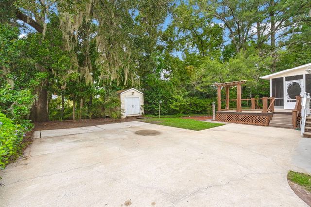 14 Manor Boulevard, Hanahan, SC 29410