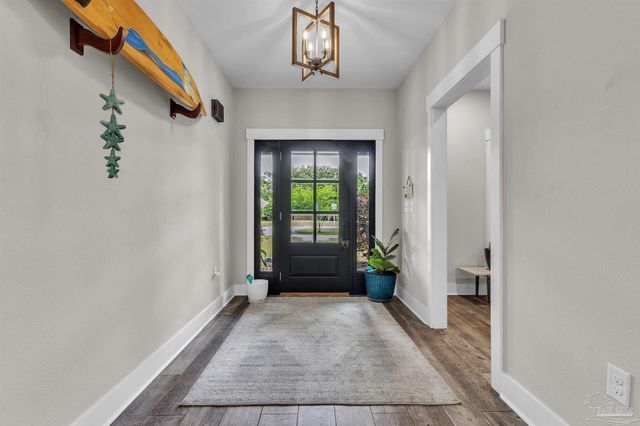 107 Countri Ln, Cantonment, FL 32533