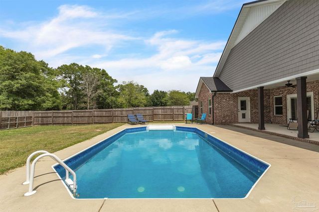 107 Countri Ln, Cantonment, FL 32533