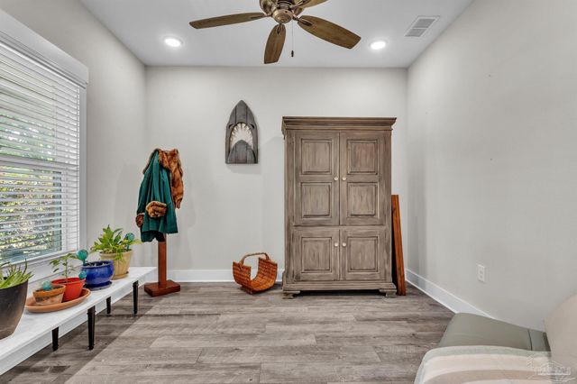 107 Countri Ln, Cantonment, FL 32533