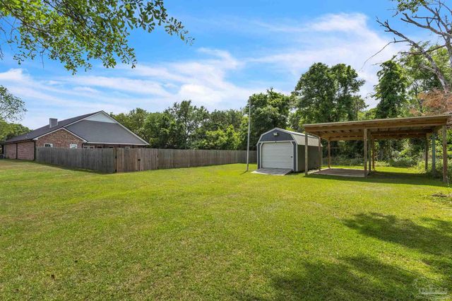 107 Countri Ln, Cantonment, FL 32533