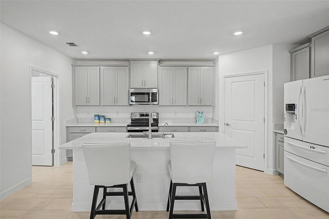 32092 CANNON RUSH DRIVE, San Antonio, FL 33576