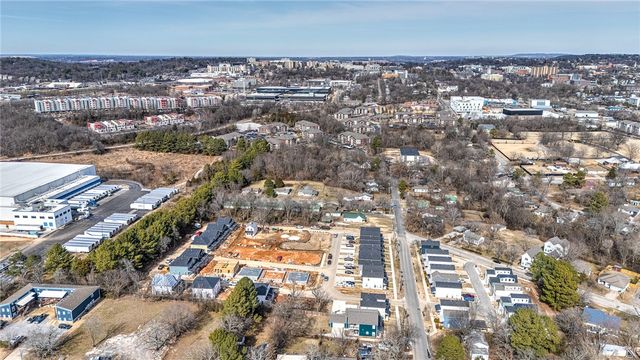 1356 S Yampa Bend, Fayetteville, AR 72701