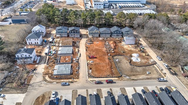 1356 S Yampa Bend, Fayetteville, AR 72701