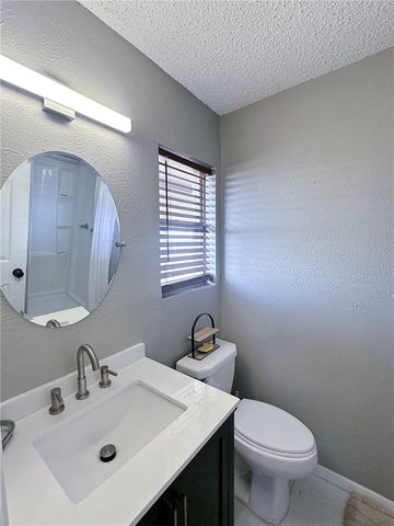 6604 County Road 136, Pawnee, TX 78145