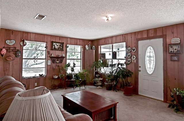 6604 County Road 136, Pawnee, TX 78145