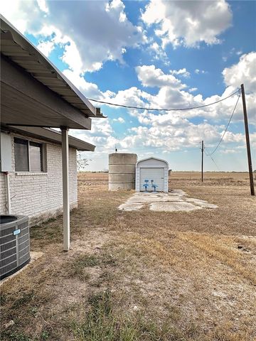 6604 County Road 136, Pawnee, TX 78145
