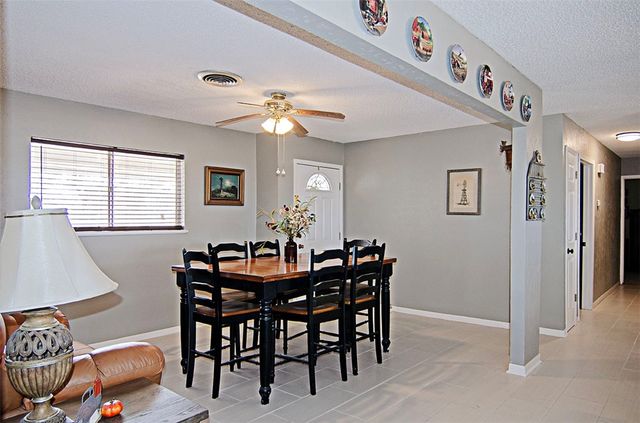 6604 County Road 136, Pawnee, TX 78145