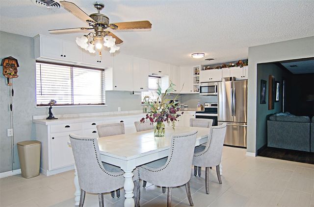 6604 County Road 136, Pawnee, TX 78145