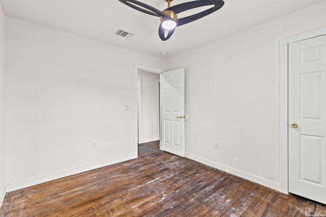 637 Gulf, San Antonio, TX 78202