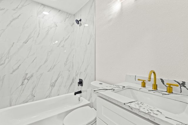 637 Gulf, San Antonio, TX 78202