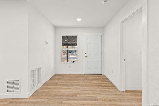 637 Gulf, San Antonio, TX 78202