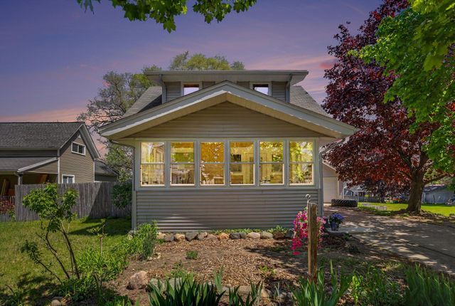 422 Pine Street, Belding, MI 48809
