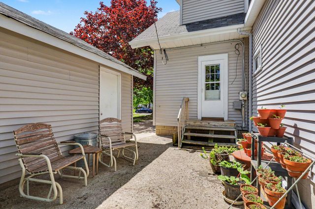 422 Pine Street, Belding, MI 48809