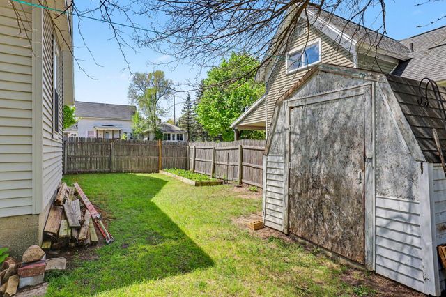 422 Pine Street, Belding, MI 48809