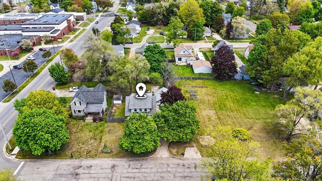 422 Pine Street, Belding, MI 48809
