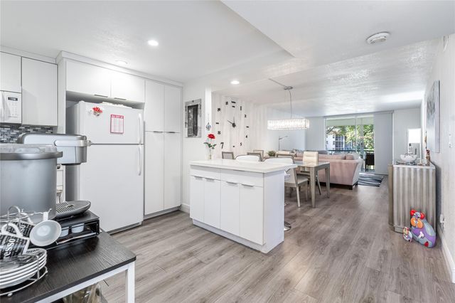 8901 S Hollybrook Blvd 201, Pembroke Pines, FL 33025