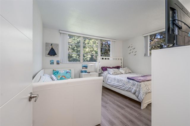 8901 S Hollybrook Blvd 201, Pembroke Pines, FL 33025