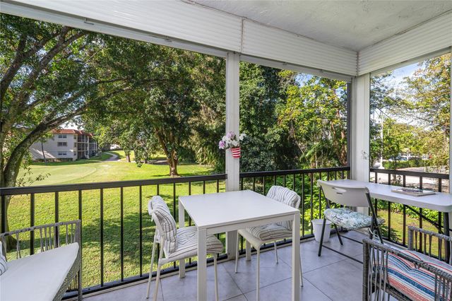 8901 S Hollybrook Blvd 201, Pembroke Pines, FL 33025