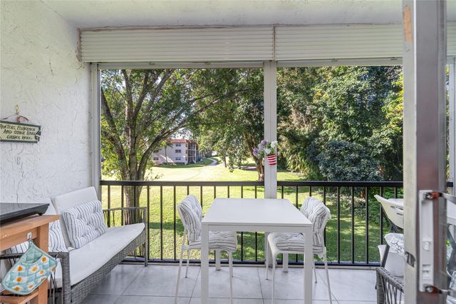 8901 S Hollybrook Blvd 201, Pembroke Pines, FL 33025