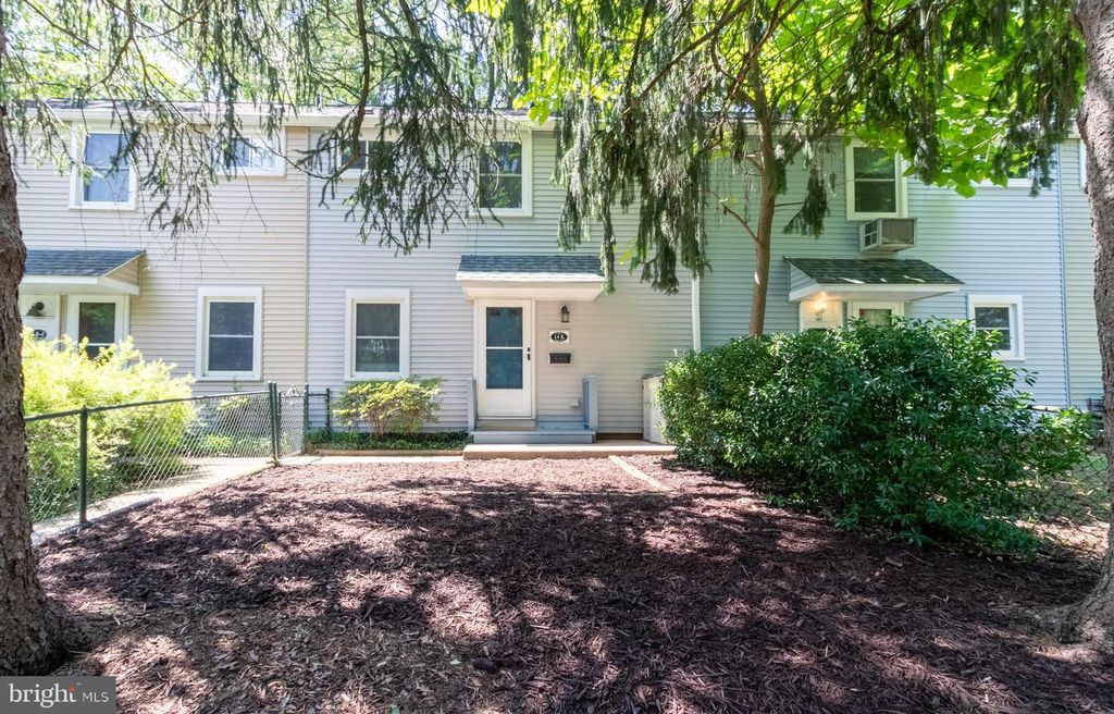 14-K RIDGE RD, Greenbelt, MD 20770