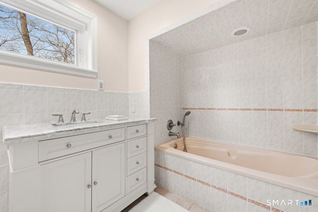 35 Archer Lane, Stamford, CT 06905