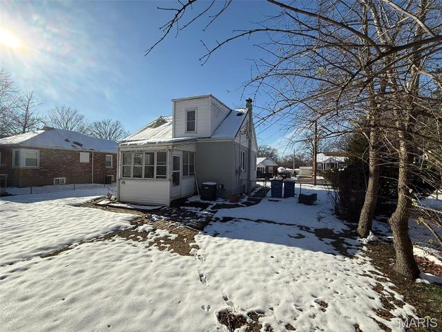 3708 Killarney Court, St John, MO 63114