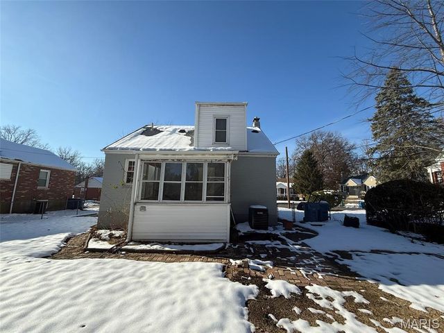 3708 Killarney Court, St John, MO 63114