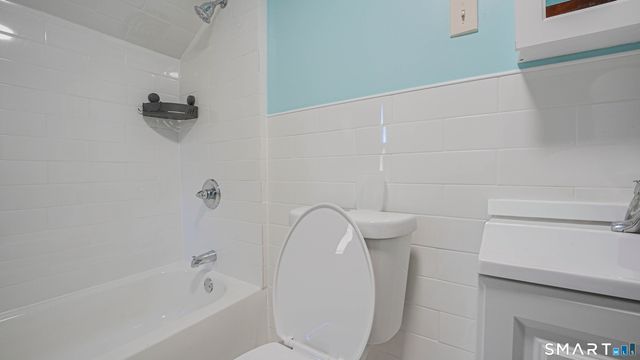 25 Richards Street, West Haven, CT 06516